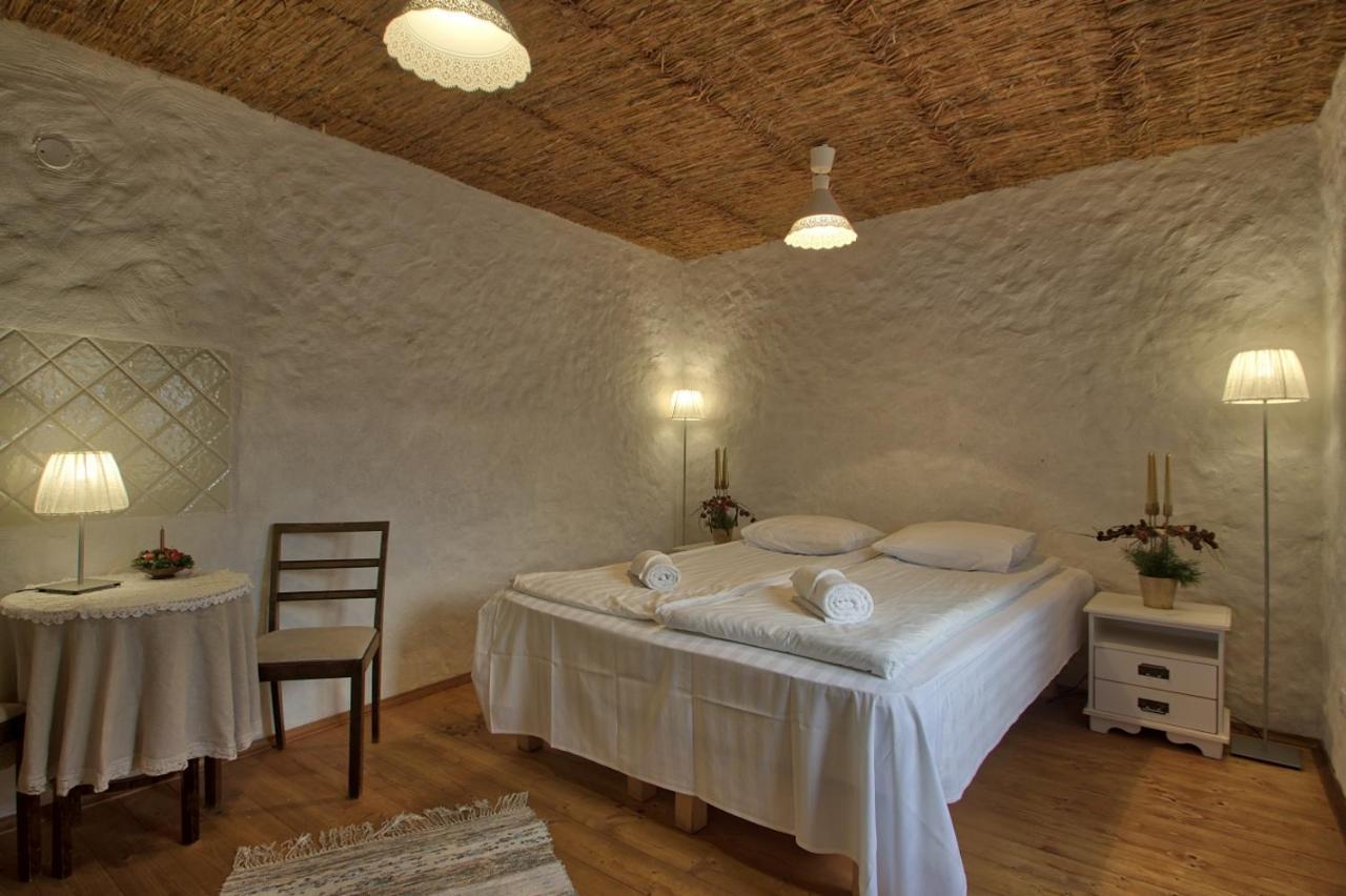 Beguta Guest House Haapsalu Buitenkant foto