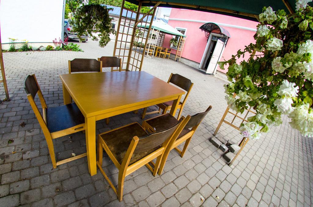 Beguta Guest House Haapsalu Buitenkant foto